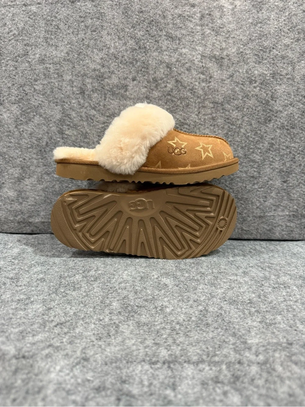 UGG Kids K Cozy II Iridescent Stars Slipper - Cream/Brown